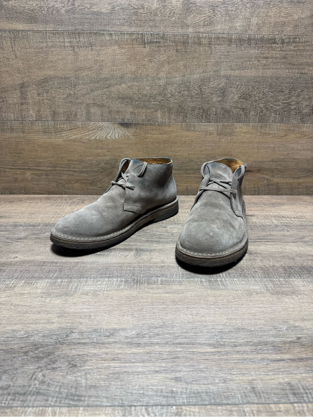Astorflex Men's Gray Suede Chukka Boots - Classic Casual Style